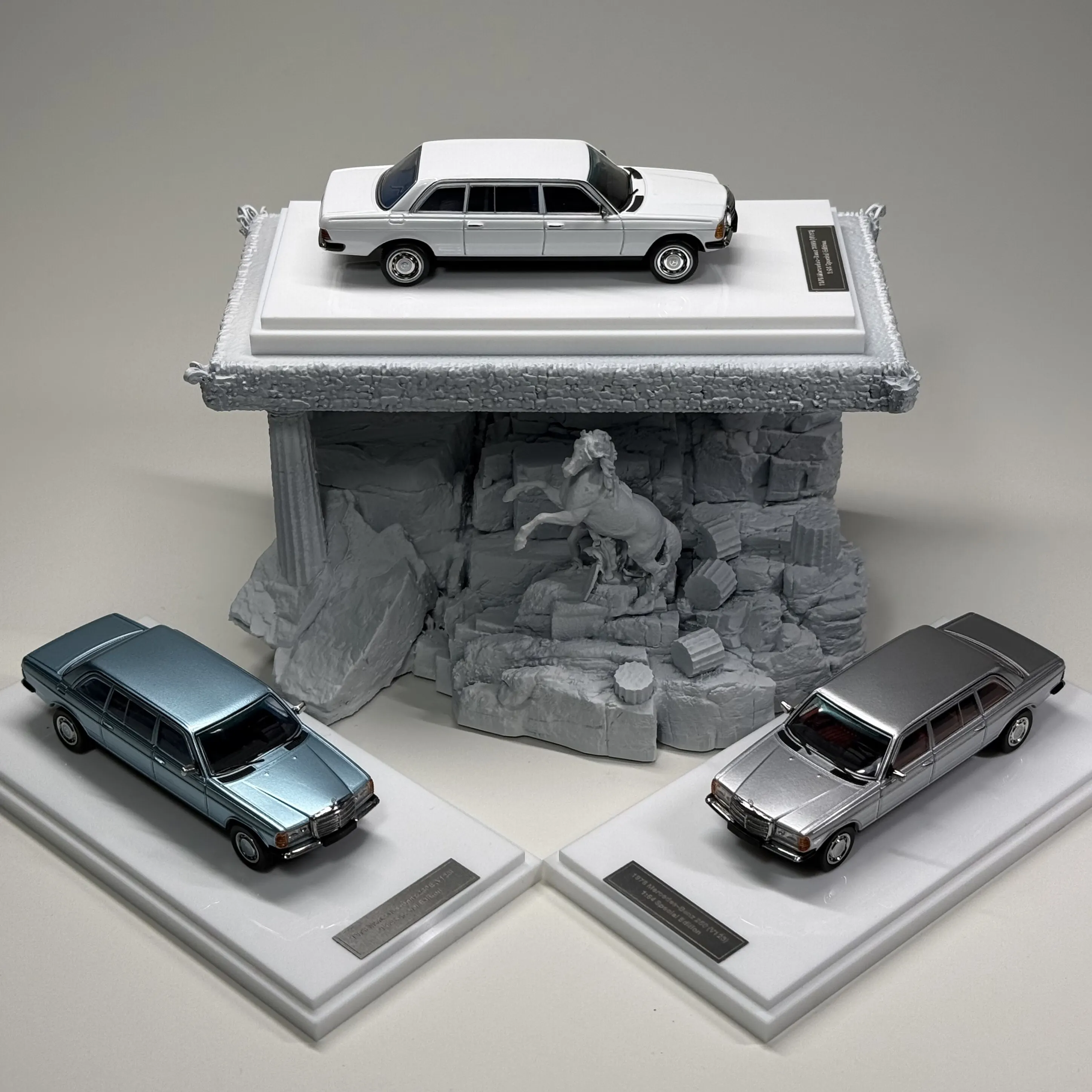 Modelo de Auto de Aleación a Escala 1:64 de la Limusina Extendida Benz V123 de GOC&JiYi
