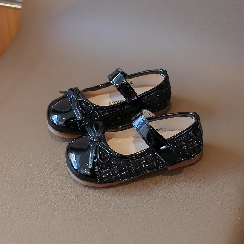 أحذية جلدية بفيونكة للفتيات لخريف 2026 أحذية زفاف جديدة للأطفال بنعل ناعم أحذية أداء مسطحة للأطفال