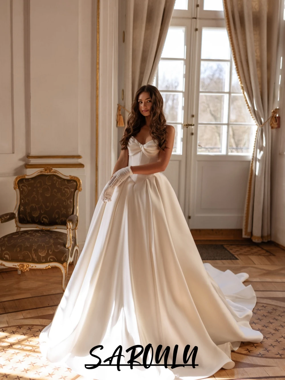 

Classy Sweetheart Neckline Ball Gown Wedding Dress Flowy Satin Court Train Bridal Customized Fitted Waist Regal Gown No Gloves