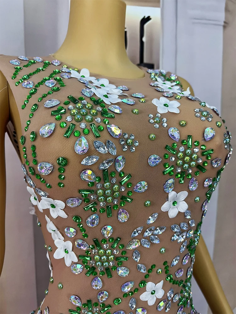 Krótka Elegancka Biała Sukienka z Kwiatami, Błyszczącymi Cyrkoniami, Seksowna Sukienka z Siateczki w Kolorze Nude, Damska Sukienka Koktajlowa na Imprezę, Suknia na Czerwony Dywan, Kostium Sceniczny