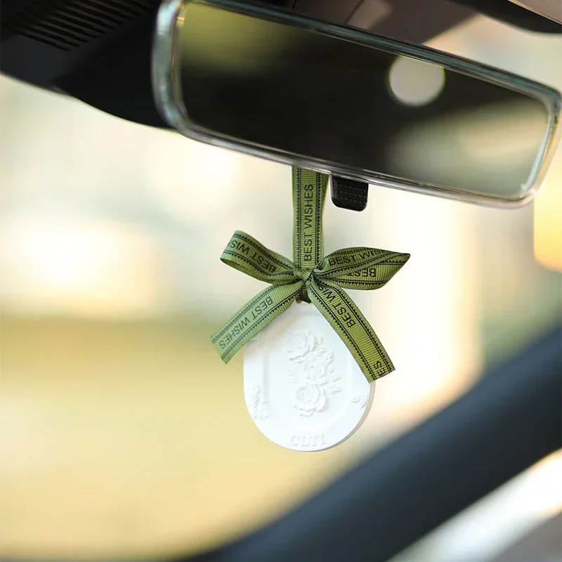 Lasting Aroma Aromatherapy Light Luxury Ancient Home Perfume Diffuser Gypsum Embossed Fragrance Tablet Car Fragrance Pendant view 2