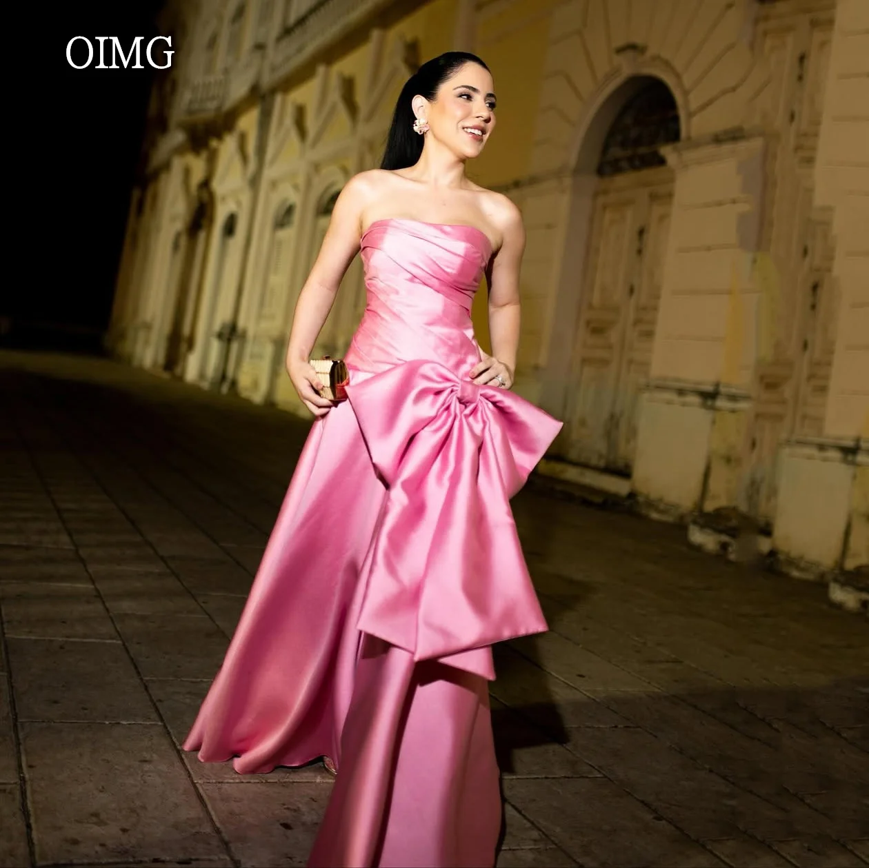 

OIMG современное платье без бретелек с бантом трапециевидной формы для выпускного вечера атласное плиссированное вечернее платье с открытой спиной длиной до пола вечернее платье по индивидуальному заказу