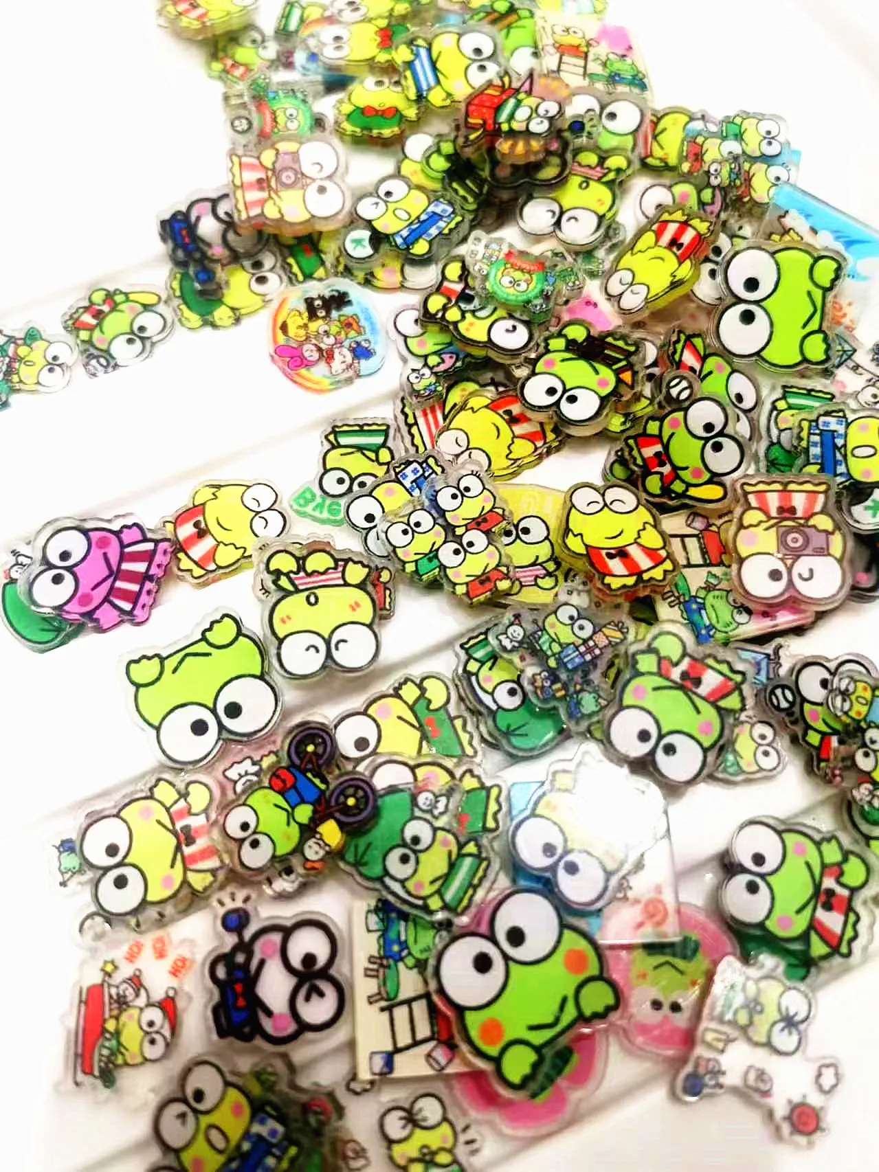 30pcs Random Keroro Big Eyes Frog Acrylic Patch DIY Bag Jewelry Crafts Accessories Keychain Brooch Phone Case Anime 2cm Ornament