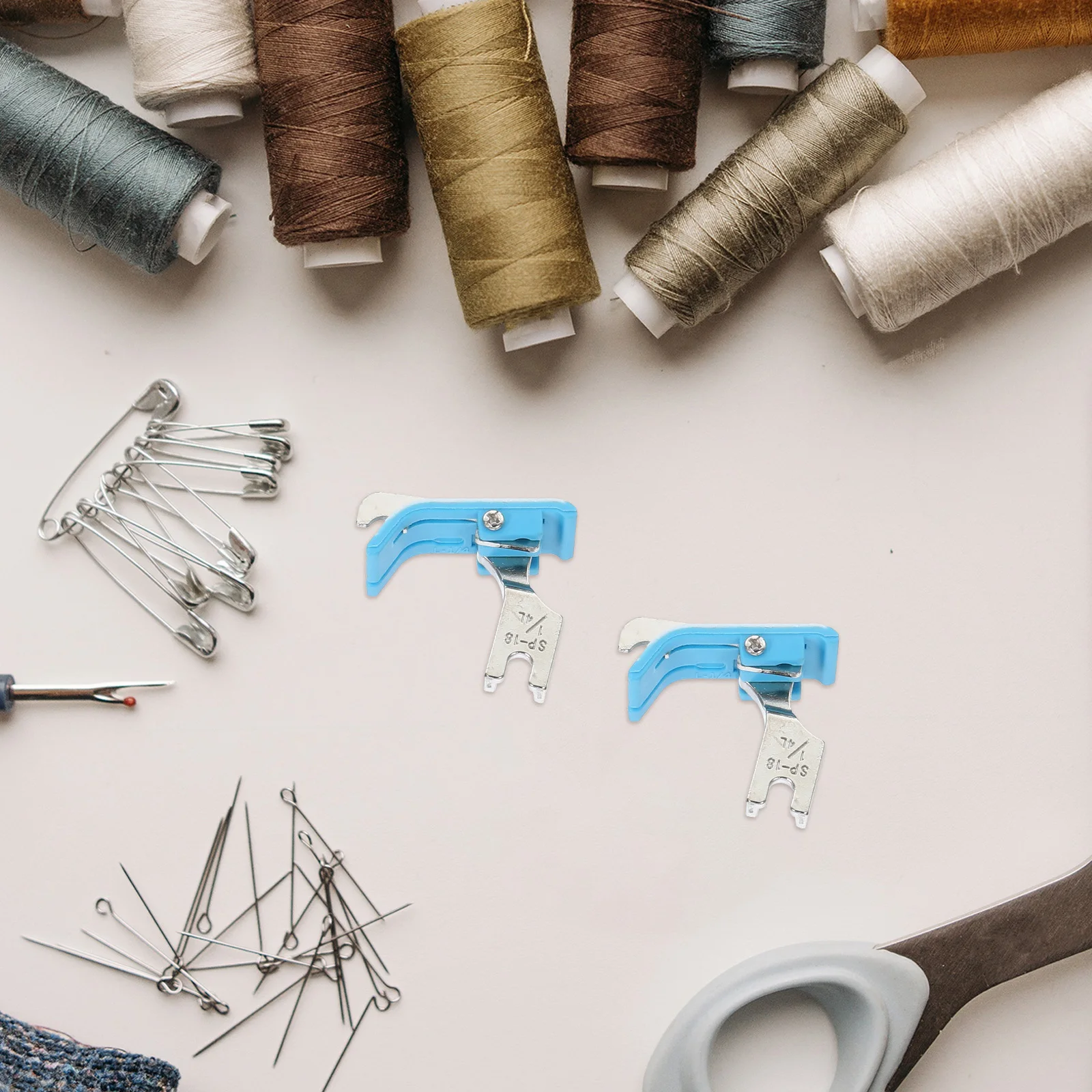 10 peças acessórios para máquina de costura industrial conjunto de pés calcadores bordas limpas cortador de linha embutido impulsionador de eficiência