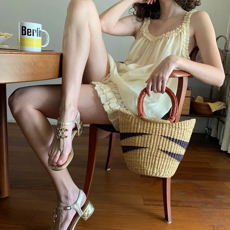 

Летний женский комплект пижам из 2 предметов в стиле Y2K: свободный топ без рукавов с оборками и многослойные шорты-бломеры с рюшами для дома и отдыха