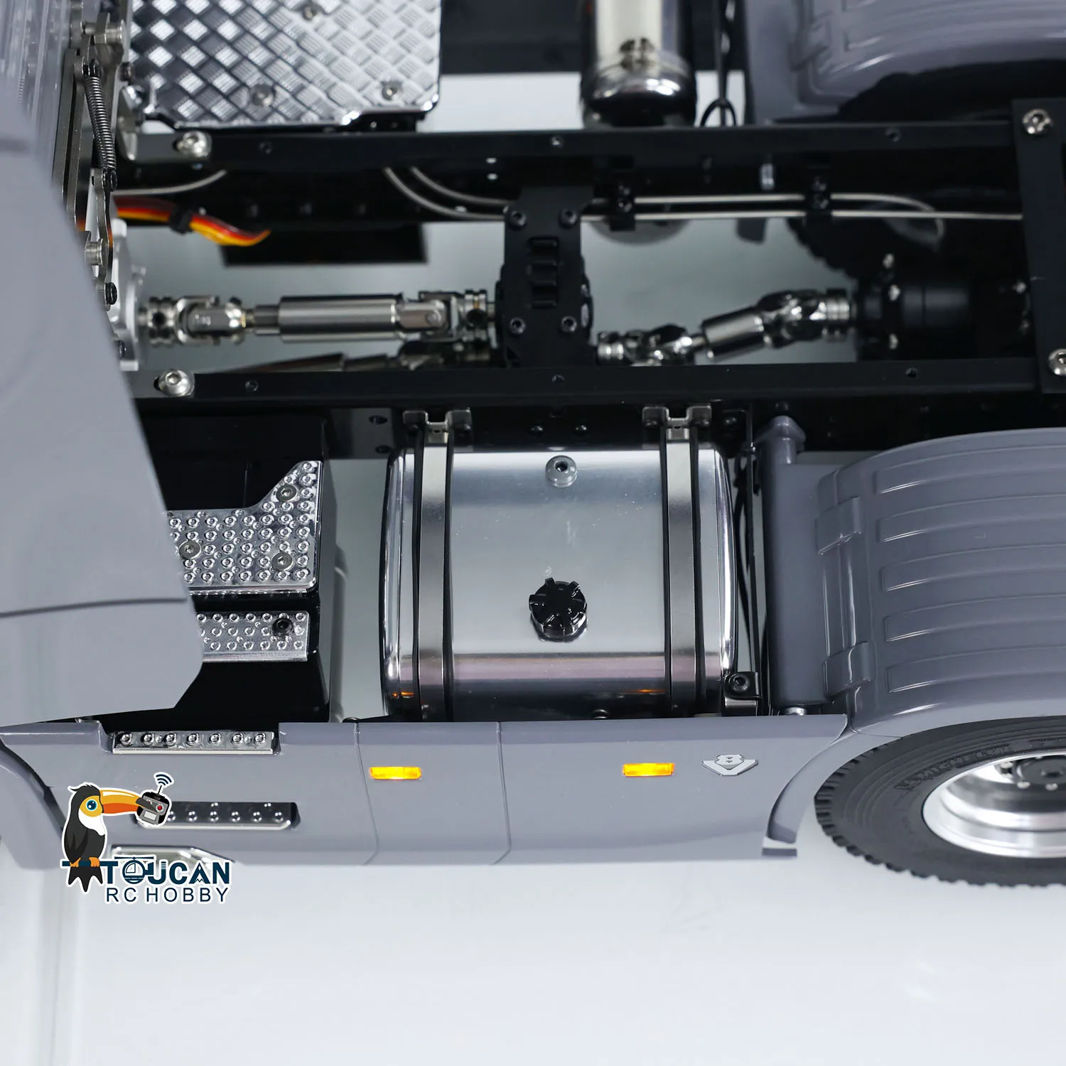 

770S Tractor 1/14 6x6 Tamiyaya Trailer Metal Chassis with Light and Sound System Truck Model Remote Control Car Boys Toy TH24243