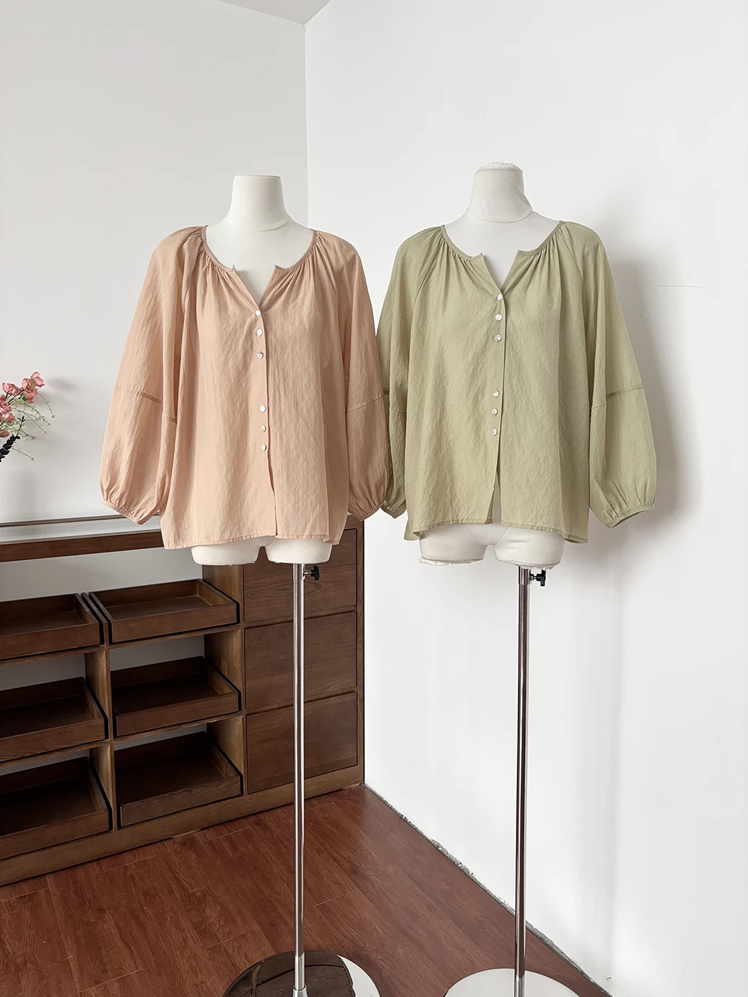 

Ladies Summer Long Sleeve Lantern Sleeve Shirt Loose Fit Casual Thin Outerwear for Commuting And Leisure Polyester Fiber
