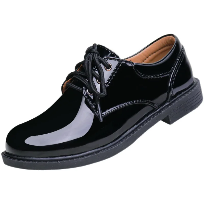 

Черные глянцевые кожаные туфли для мальчиков, детские деловые модельные туфли на мягкой подошве со шнуровкой/липучкой, всесезонный стиль для детей старшего возраста, одинарные туфли в британском стиле