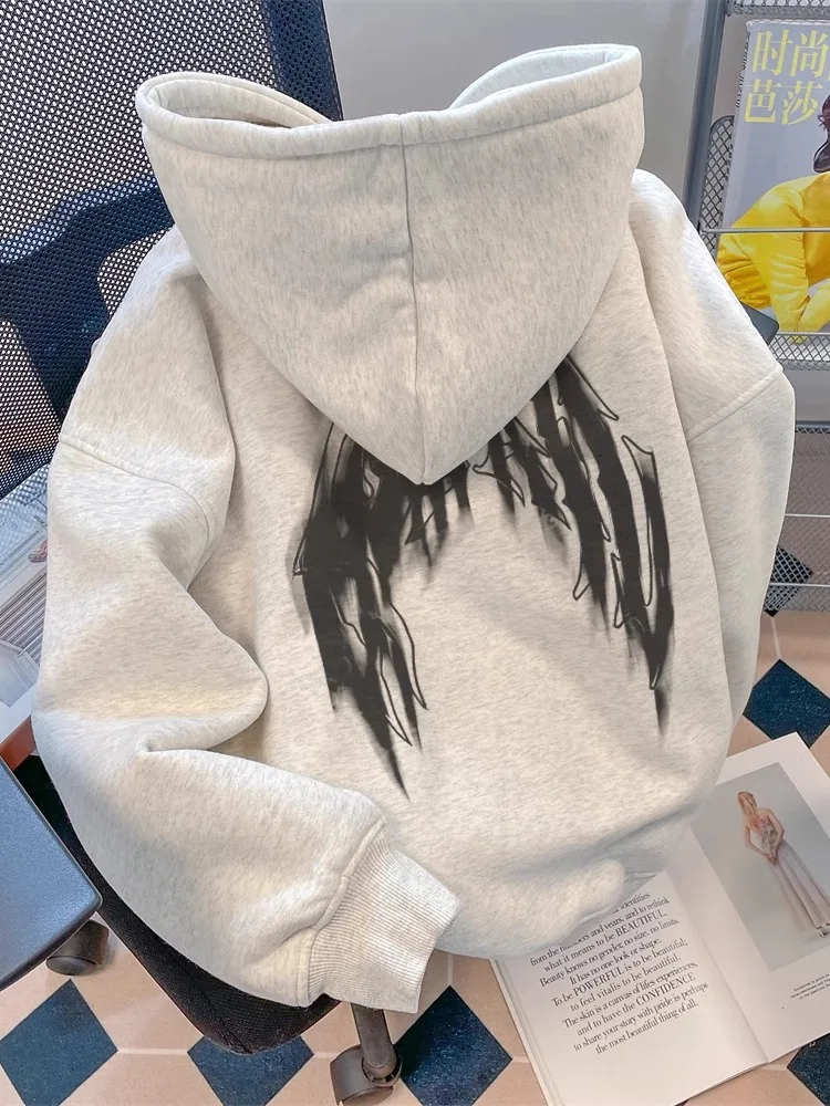 

Уличная мода, универсальная серая шляпа с принтом крыльев, флисовая осень-зима, элитная повседневная брендовая шляпа для взрослых и мужчин, удобная, мягкая, для повседневного использования