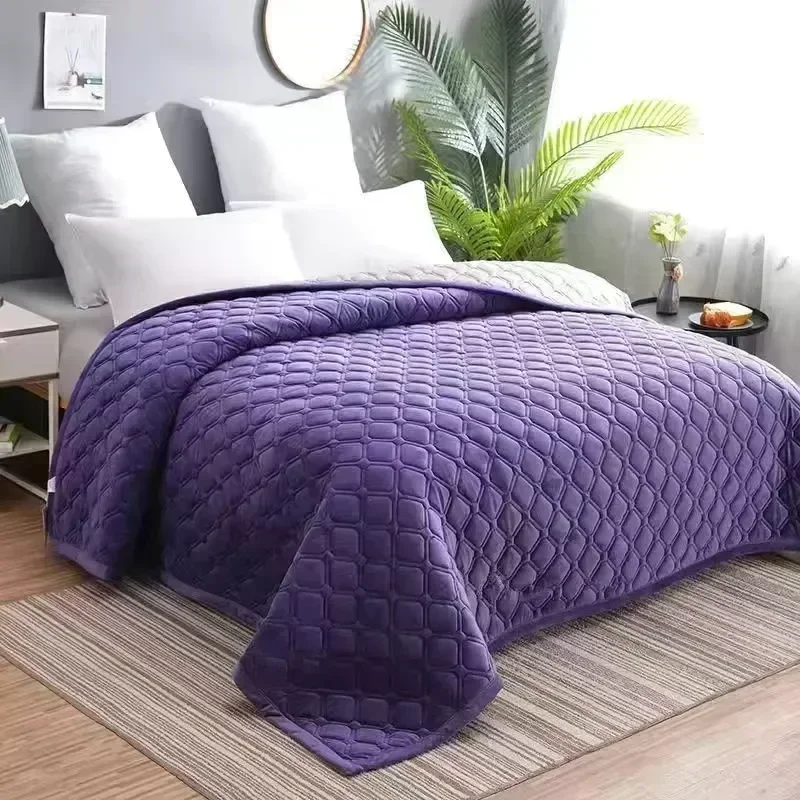 1PC Luxury Bed Cover Thickened Anti-Slip Bed Solid Color Warm Quilted Bedspread Bedding Velvet Comforter Short Plush Sofa Towel