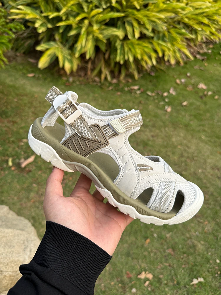 

Waterproof Breathable Summer Outdoor Beach oes Men's Soft Bot Anti-slip Headed Clogs Sports Wading oes Qui Dry Light...