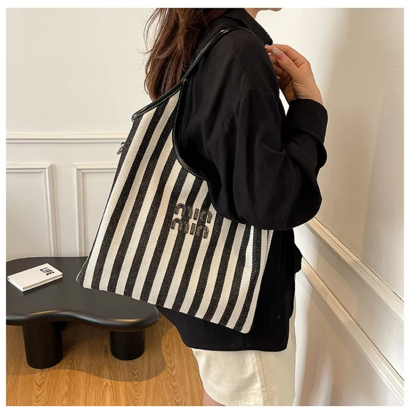 

2025 New Tote Bag - Spacious Canvas Shoulder Bag for Women Stylish Practical Daily Commuter Purse Korean Minimalist Handheld Bag