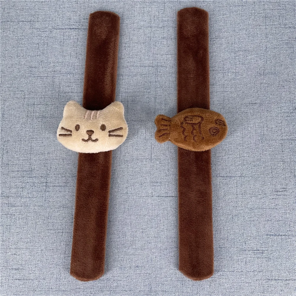 

Мягкая игрушка-рыбка 4 см, плюшевая игрушка-кошка 4,5 см, мягкая игрушка-браслет в виде животного