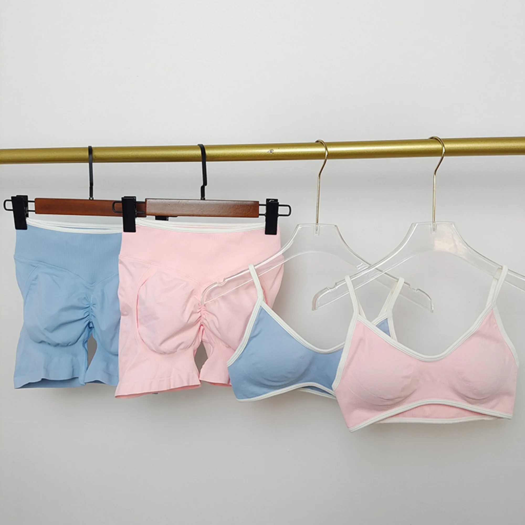 2025Mode Sport Nieuwe Contrasterende Bh Naadloze Strakke Perzik Hip Lift Sportshorts Running Fitness Broek Dames Yogapak