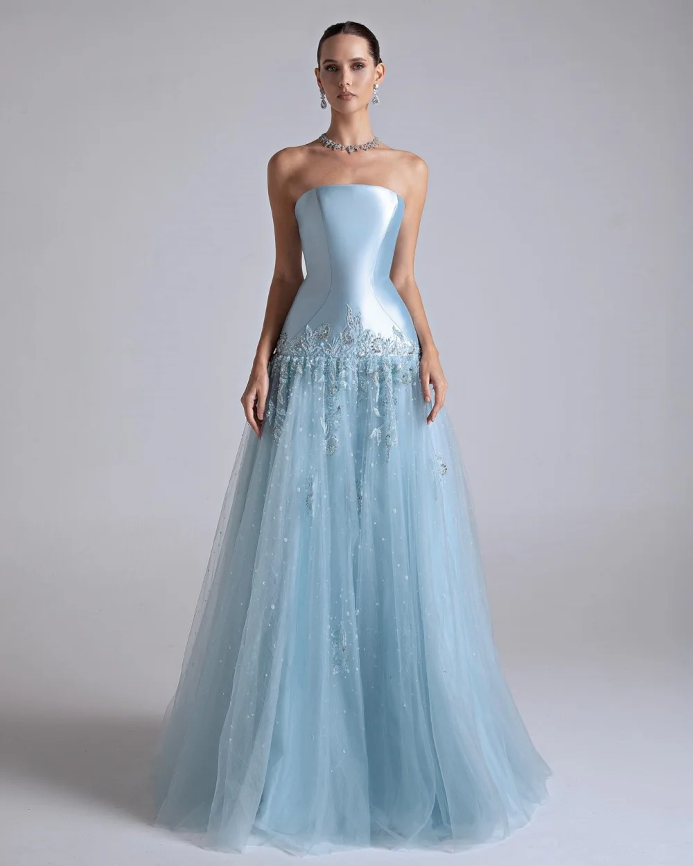 

Customized High Quality Elegant Tulle Applique Beading A-line Strapless Long Dresses Bespoke Occasion Dresses Intricate Classic