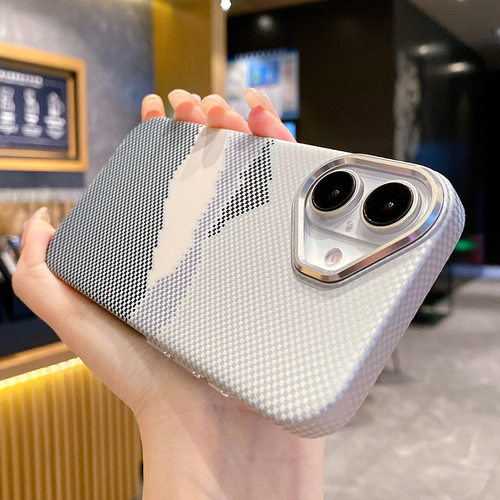 

Магнитный чехол из углеродного волокна с рисунком в виде полосатых гор для iPhone 16, 15, 14, 13, 12, 11 Pro Max, жесткая задняя крышка magsafe для зарядки