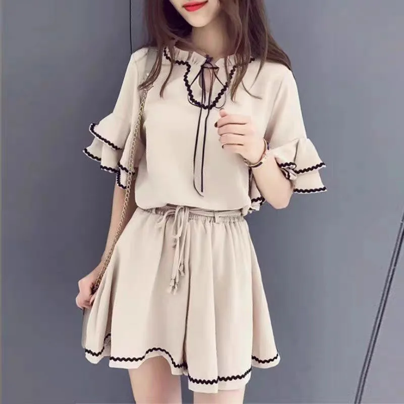 

Миниатюрный стильный молодежный накидка в гонконгском стиле размера плюс для похудения с рюшами и рукавами, топ с высокой талией и широкими штанинами, комплект для женщин S