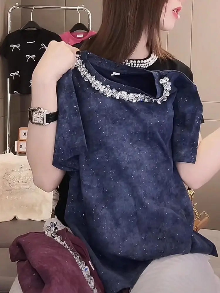 เสื้อยืดผู้ชายทรงหลวมใส่สบายสำหรับฤดูร้อน ดีไซน์เก๋ไก๋ ทันสมัย ใส่ได้หลากหลายโอกาส ช่วยให้ดูผอมเพรียว