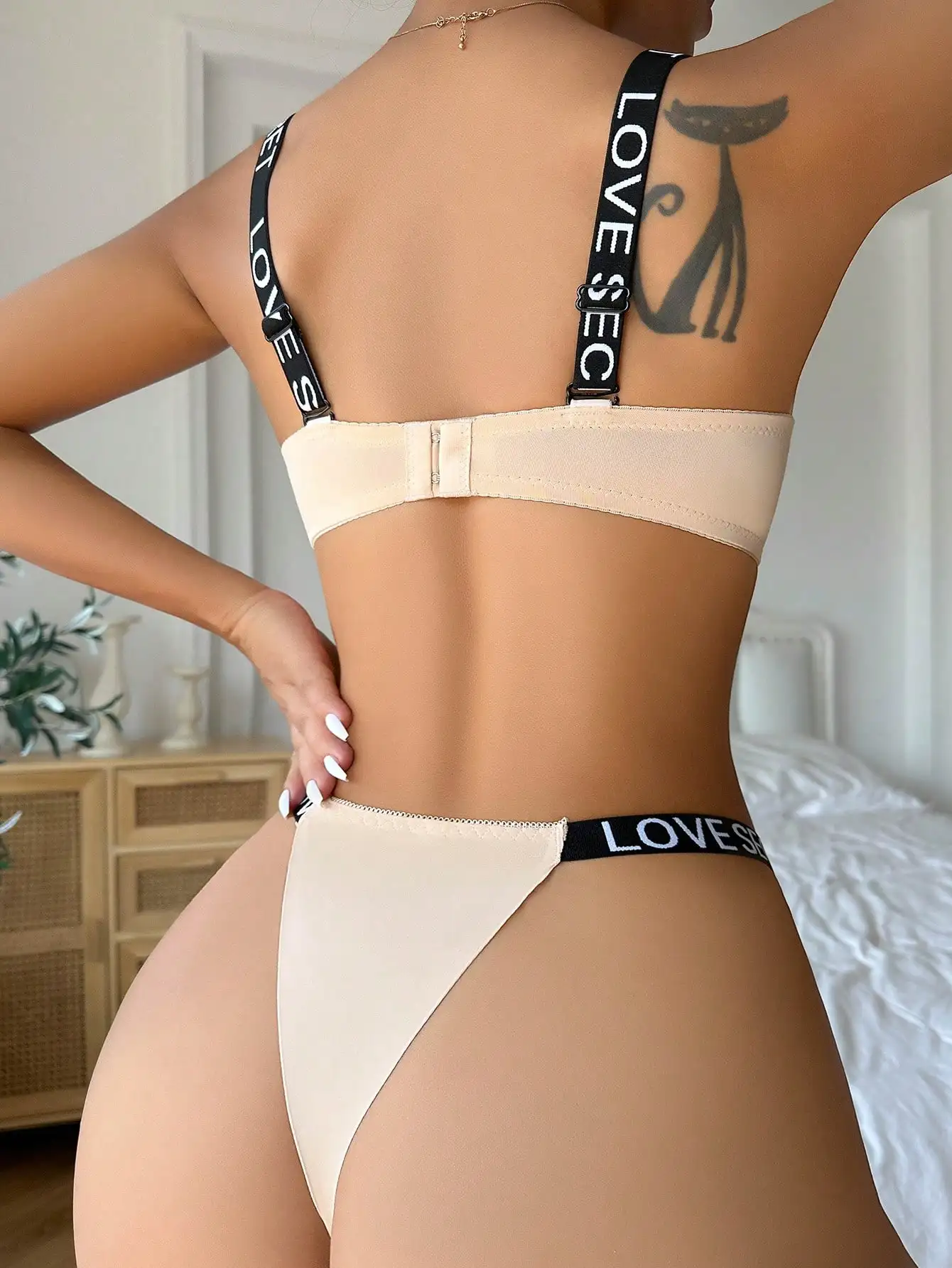 Hot Sale Viomisha Basic Style Letter Lingerie Push Up Bra with Steel Ring Female Underwear Panty Set  Fashion Lady Clothes