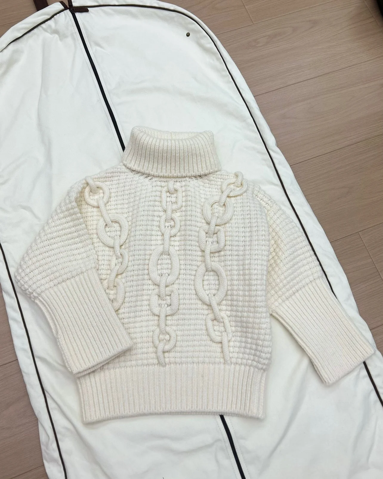 High neck short pure wool luxurious casual sweater