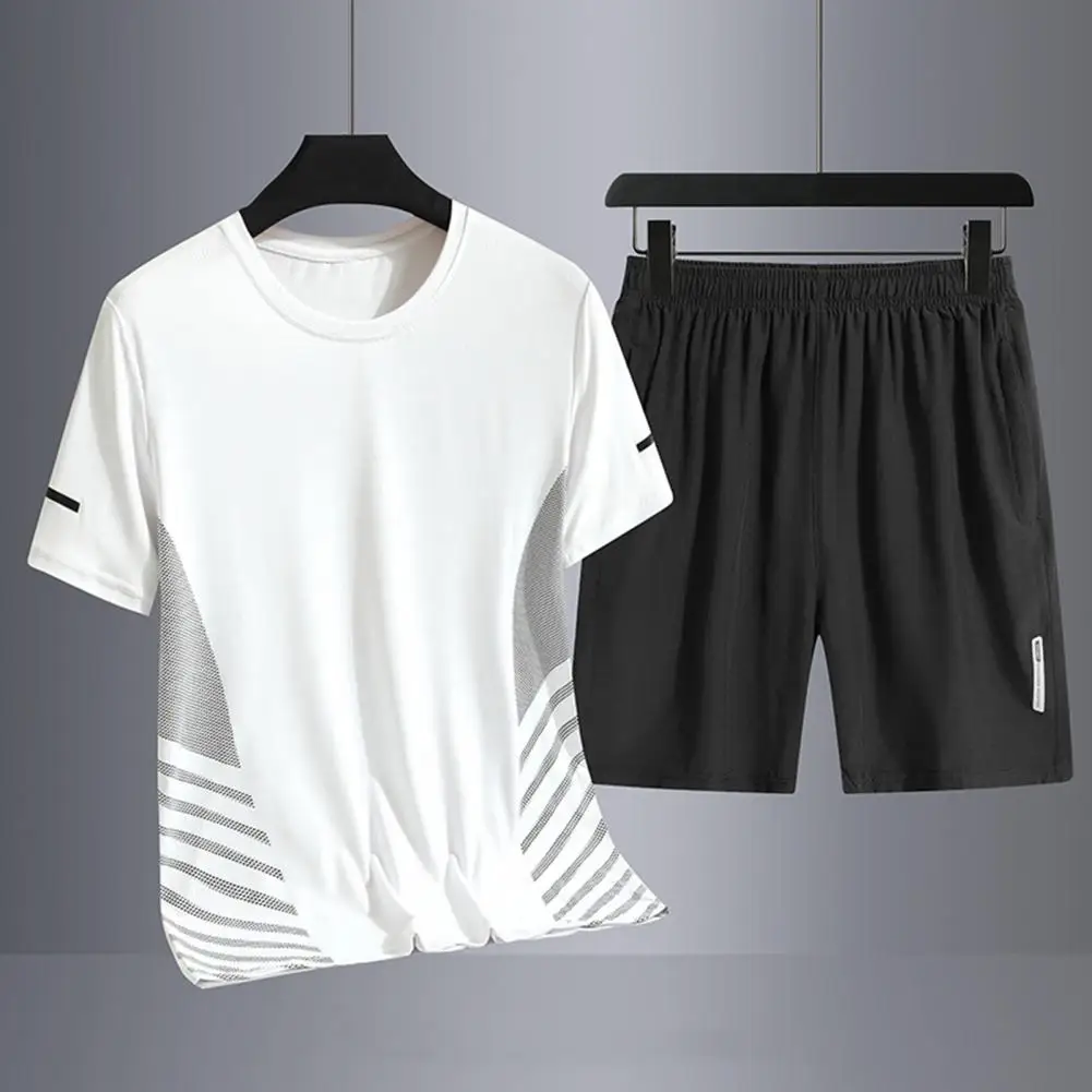 

Casual Fitness Clothing Men's Summer Sport Outfit O-neck Short Sleeve T-shirt Wide Leg Shorts Set for Basketball Quick Drying