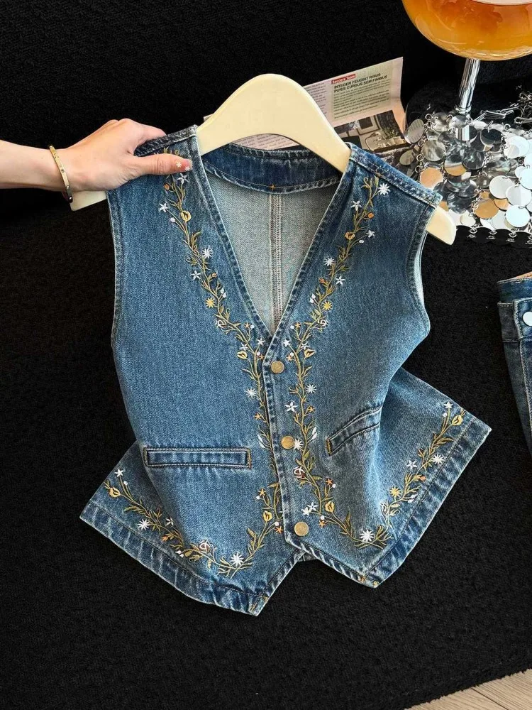 Vintage Embroidery Denim Vest Women Spring Autumn New Loose Layered Sleeveless Vest Jacket Cardigan Design Clothing Waistcoat