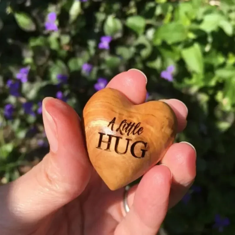 Small Pocket Hug Wooden Heart-shaped Token Handmade Item Portable Creative Gift Valentine\'s Day Gift