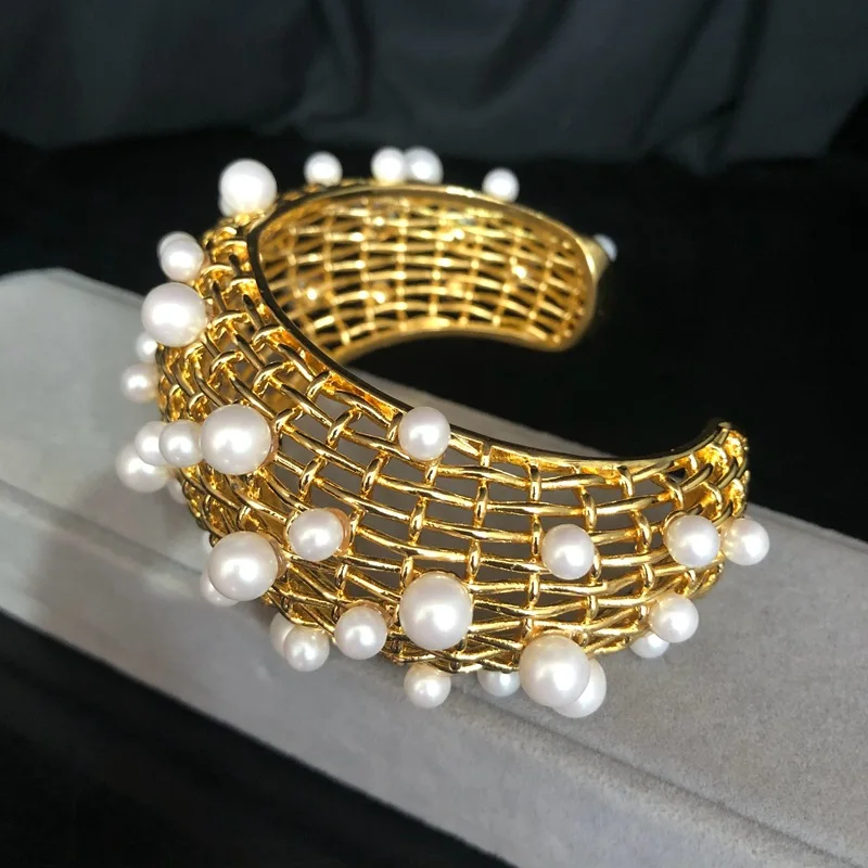 Copper Gold-Plated High-End Bracelet Hollow Design Pearl Bracelet Heavy Industry Western Style Antique All-Match Women's Fashion