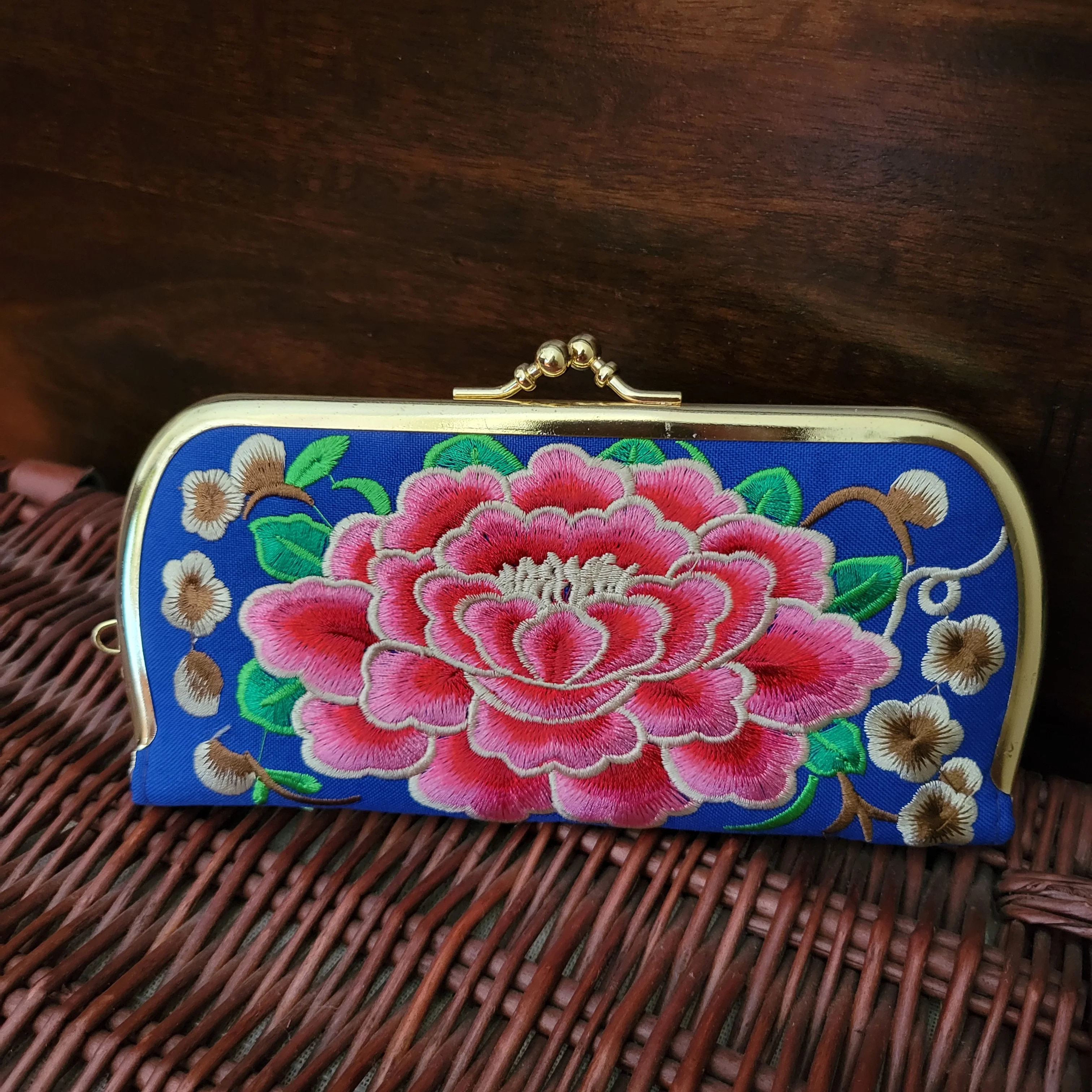 Embroidery Women's wallet Vintage canvas handmade wallet Red money purse Fashion hasp Floral purse for youth women