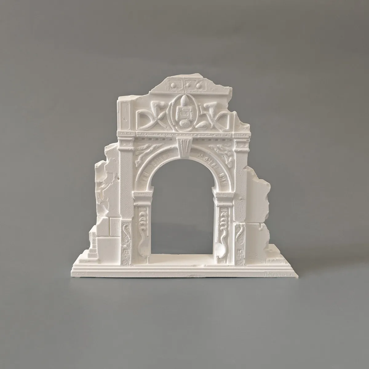 Plaster art tabletop ornaments, European-style ruined arches, Nordic photography props, micro-landscape landscaping