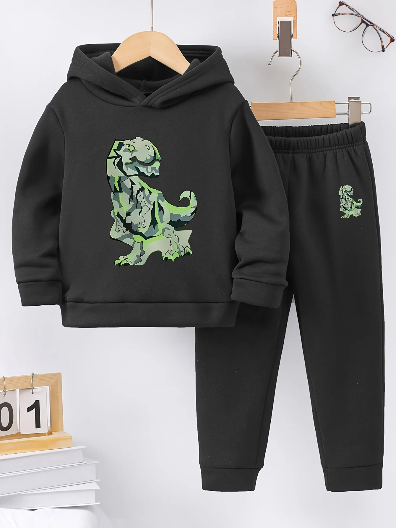 2set Autumn/Winter new casual comfort sports style warm boy dinosaur print warm lining hoodie and tracksuit pants