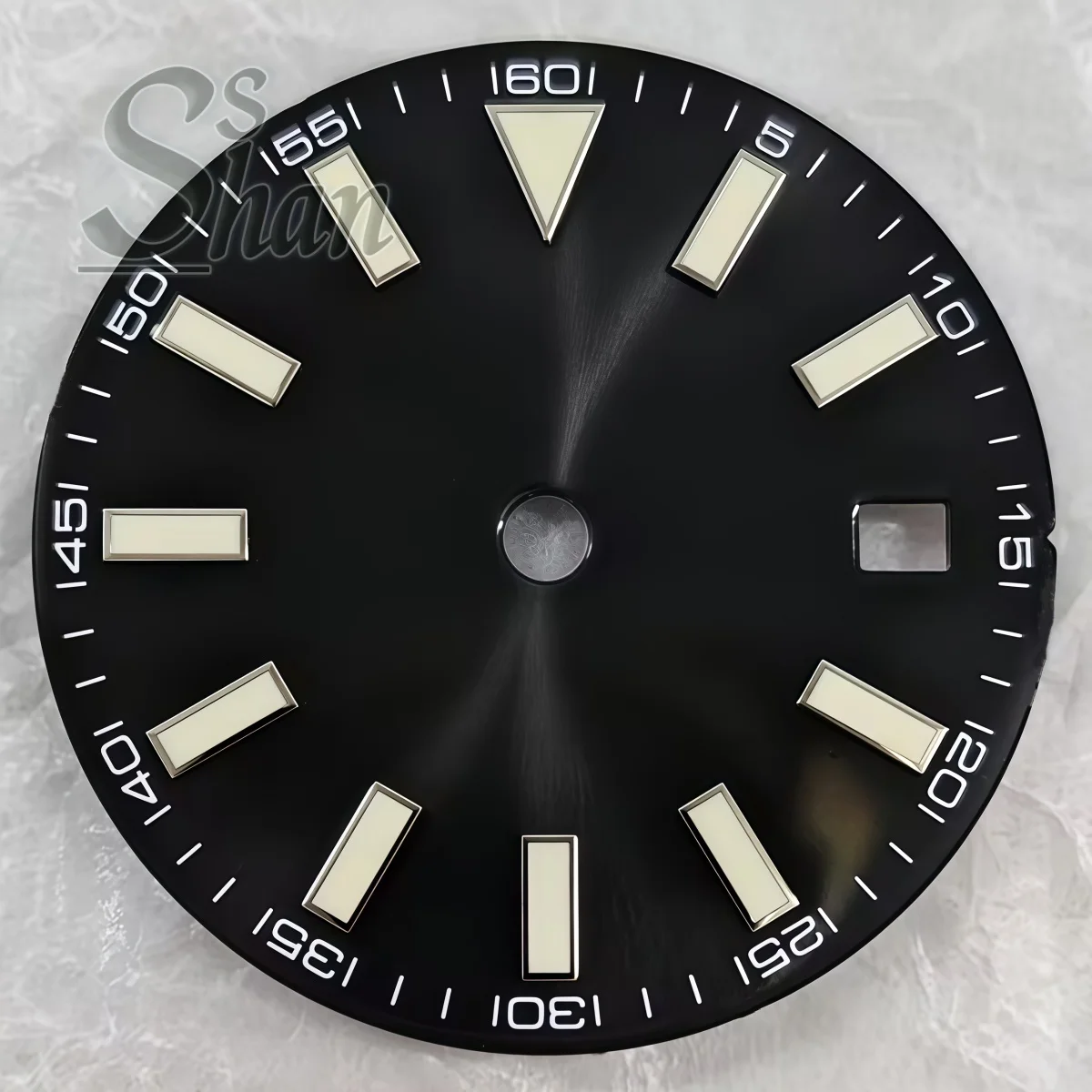 29mm quartz watch dial luminous scale and 3-point calendar window buckle are suitable for RONDA 515 movement quartz watch parts.