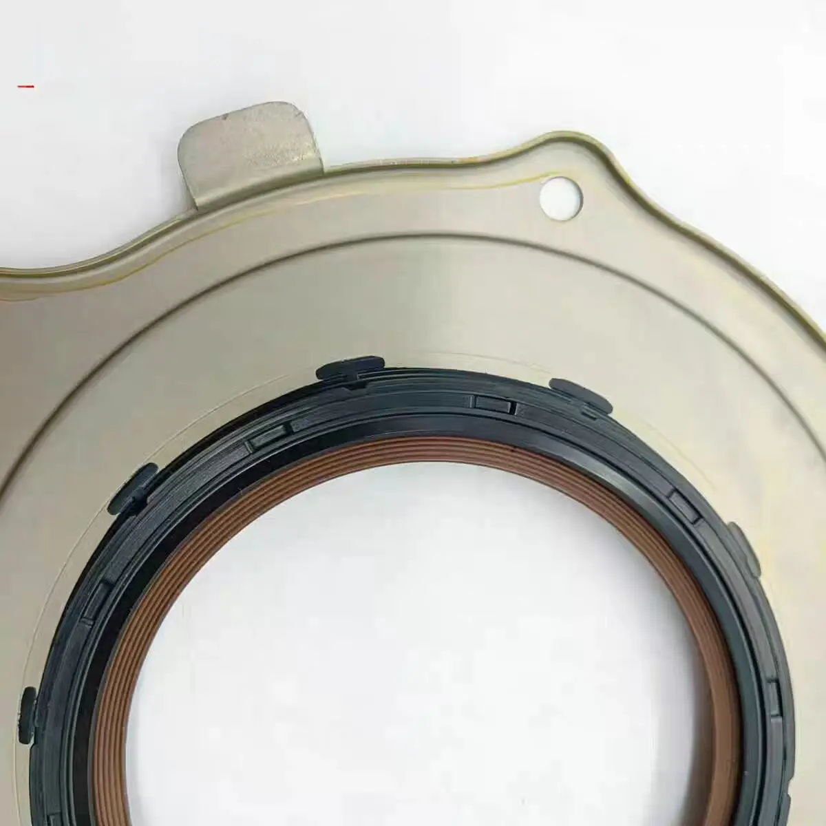 Auto parts Suitable for SAIC Maxus G10 2.0T fuel engine Crankshaft Rear Oil Seal, Engine Block Crankshaft Connecting Rod Seal