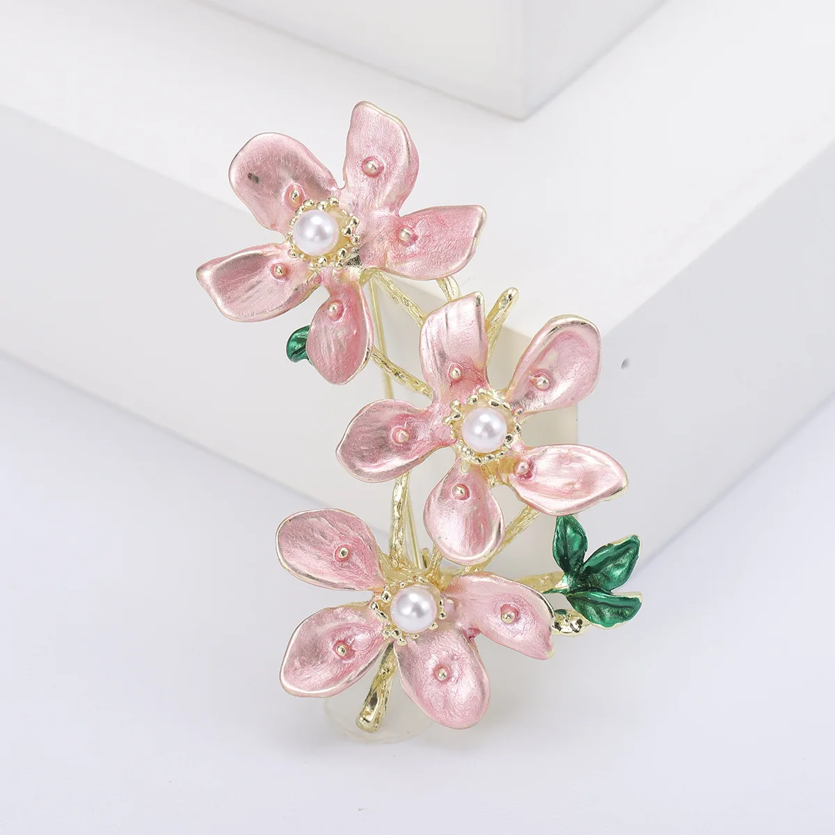 

Beautiful Peach Blossom Brooch Ladies Unisex Fashion Dress Pin Casual Party Accessory Gift