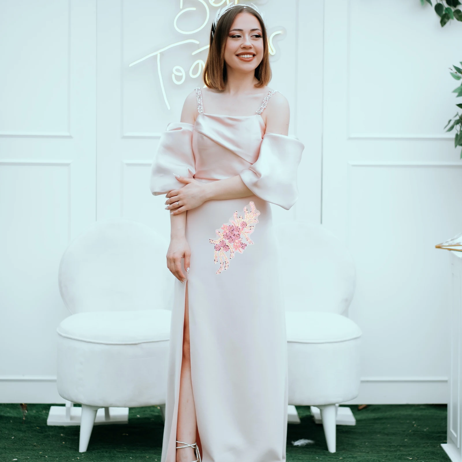 

2pcs Floral Embroidery Applique Sequin Lace Patches Wedding Dress Sewing Diy Craft Pink Sew-On Appliques For Evening Gowns