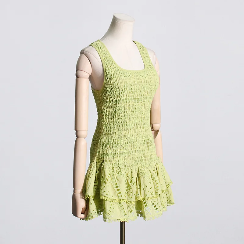 Grünes, solides, schlankmachendes Minikleid, ärmellos, hohe Taille, Urlaubsdruck, Stickerei, Baumwolle, kurzes Kuchenkleid, minimalistische Damenmode