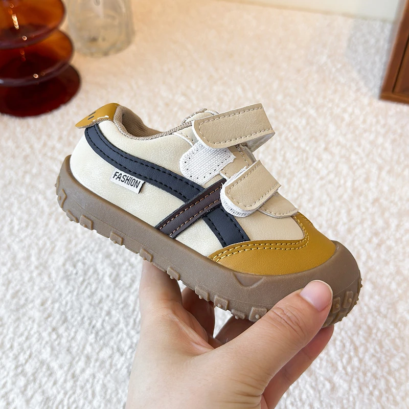 Kinder-Freizeitsneaker mit doppeltem Klettverschluss, atmungsaktive Mesh-Schuhe für Jungen und Mädchen, leicht für den täglichen Gebrauch. – Detail 8