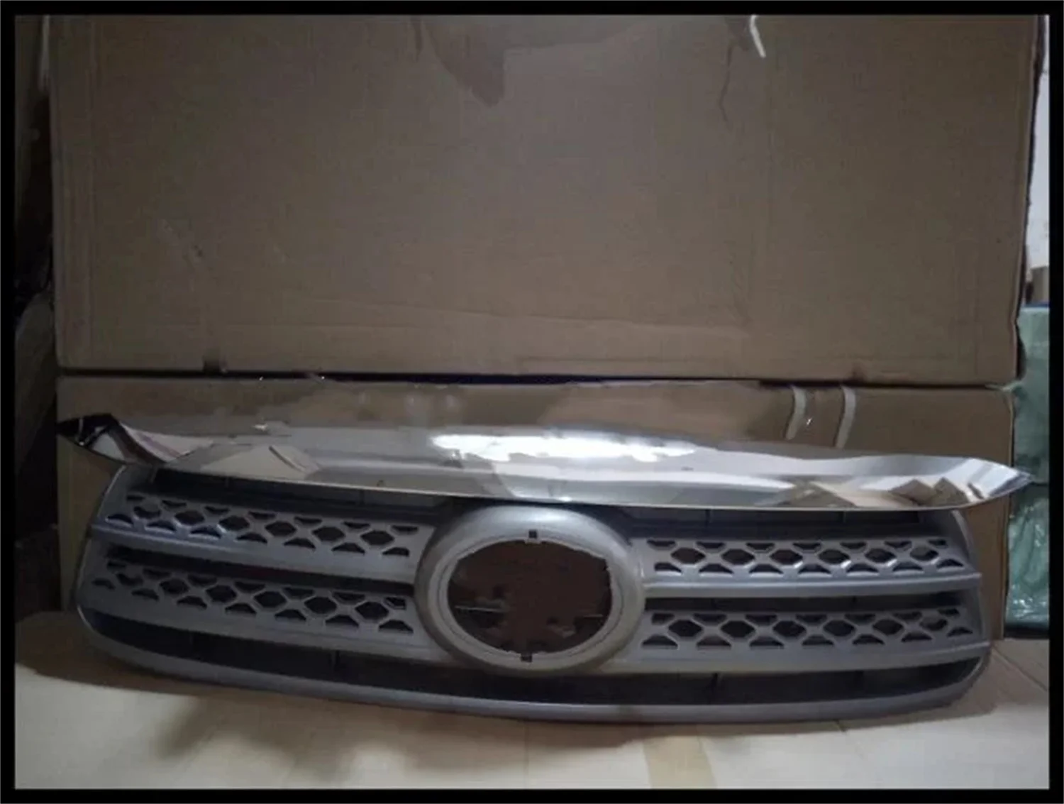 

Front Bumper Grill Grille for Toyota Fortuner 2007-2011