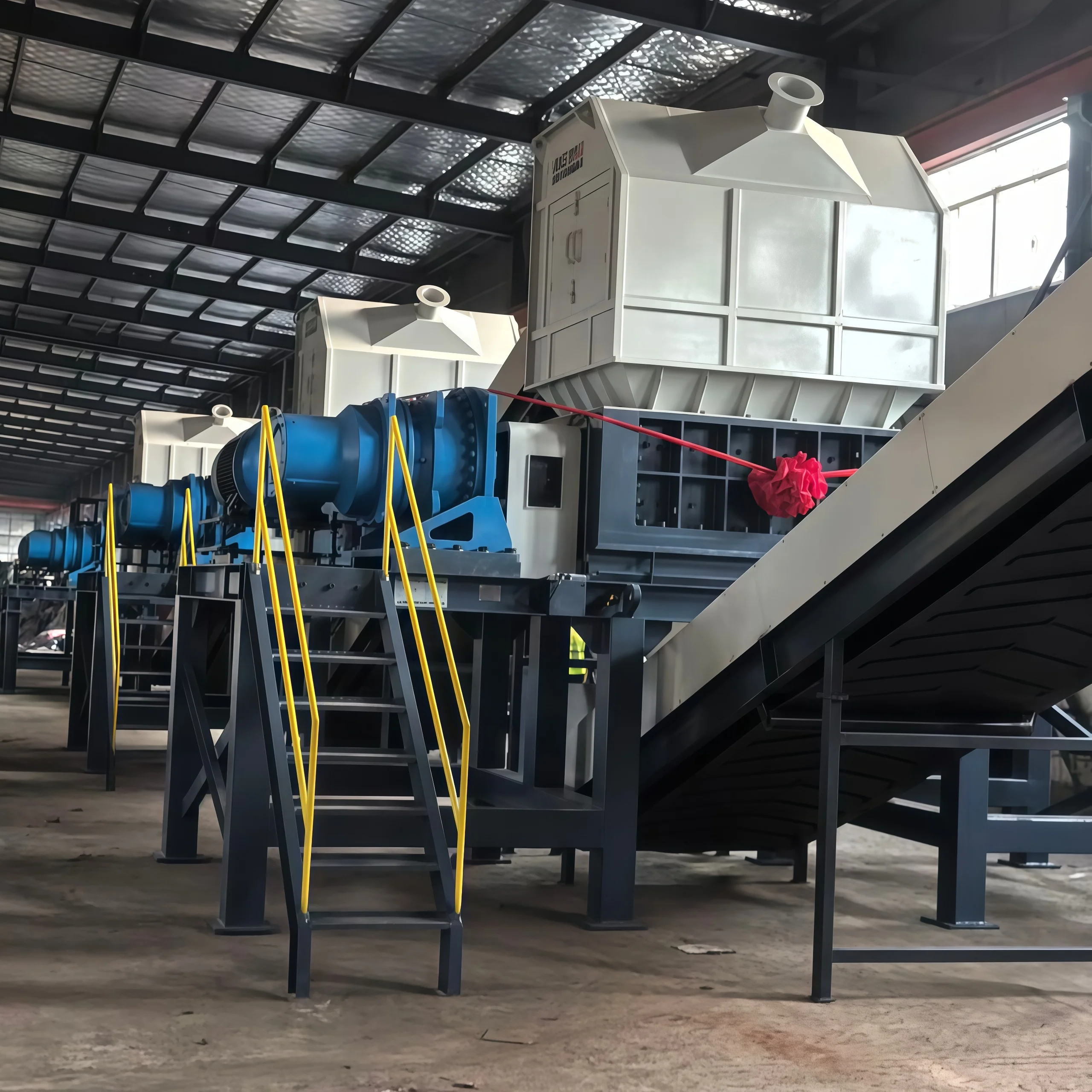 Industrial Double Shaft Shredder Machine For Solid Waste And HDPE Plastic Barrel Bottle Recycling