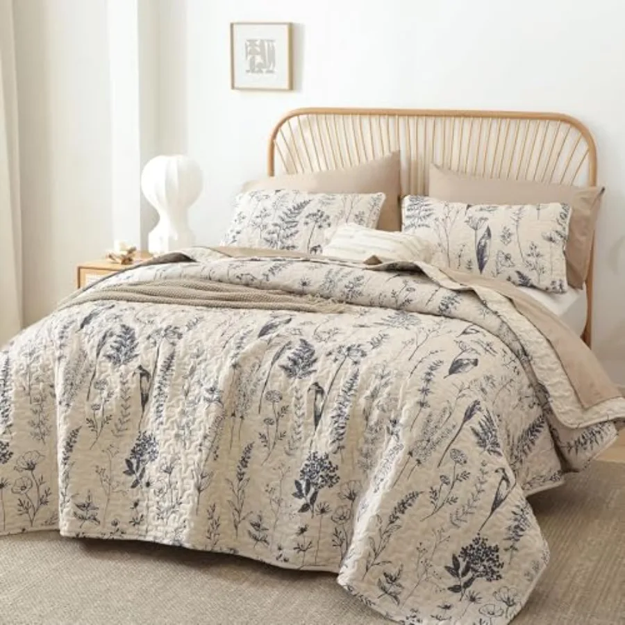 

Quilts Queen Size Beige Quilt Botanical with Floral Pattern Microfiber Bedspreads Queen Size 3 Pieces Lightweight Comforter Rev
