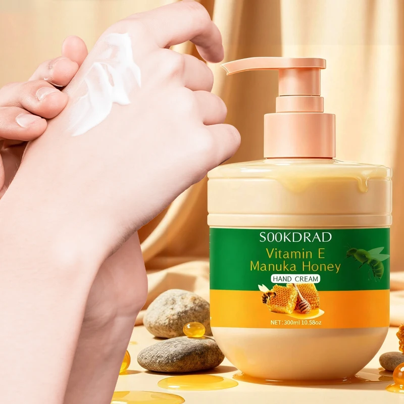 

Медовый крем для рук — натуральный увлажняющий крем, подходящий для сухой и треснутой светло-бежевой кожи. Без спирта и без ароматов.