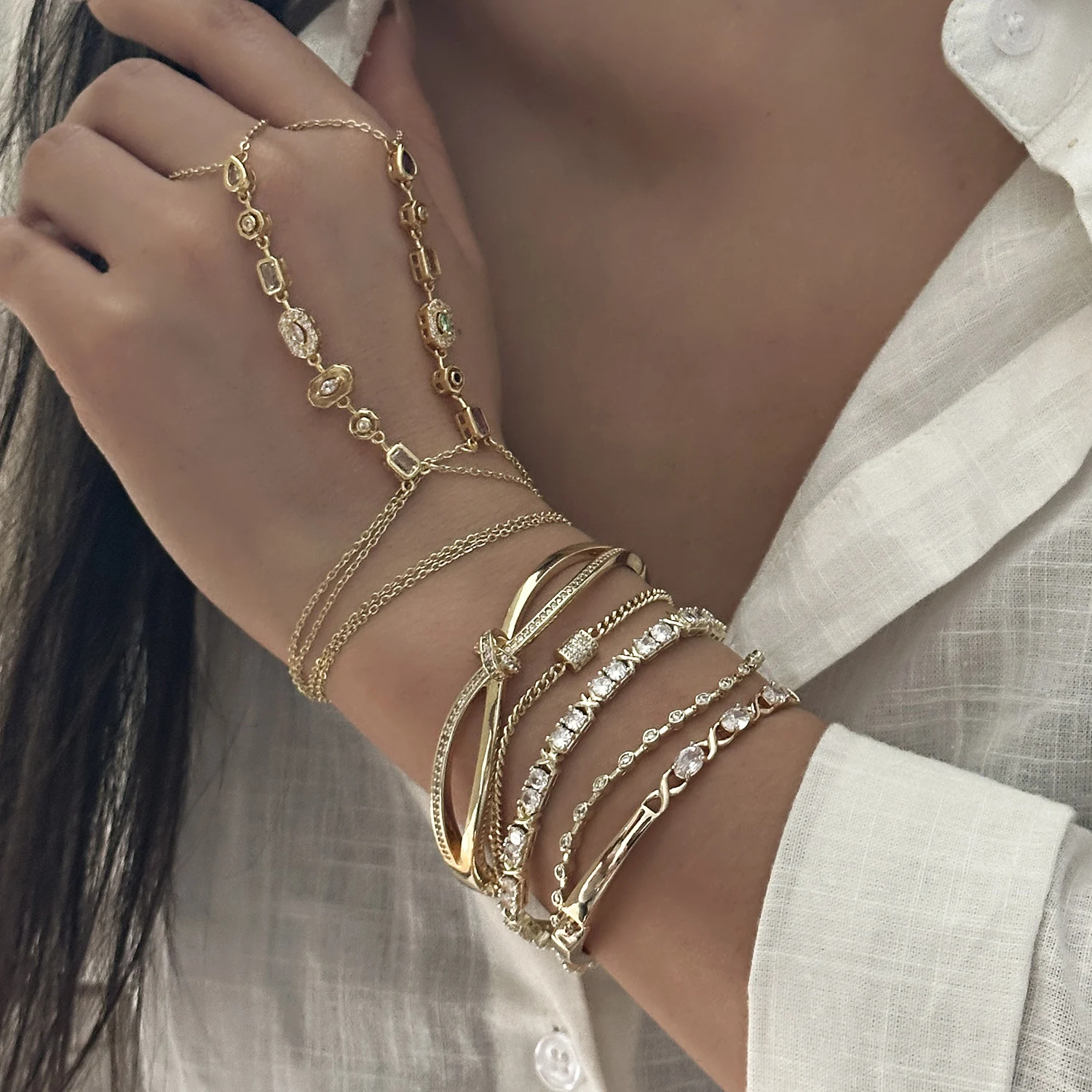 Feines Geometrisches Zirkon-Armband für Frauen Minimalistische Tennis-Kette Gedrehter Knoten Manschetten-Armreif Modischer Stapelbarer Schmuck Geschenke – Detail 4