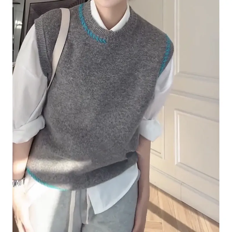 Art patch soft waxy gray cashmere sweater vest contrasting color hook line overlapping knitted vest vest vest.