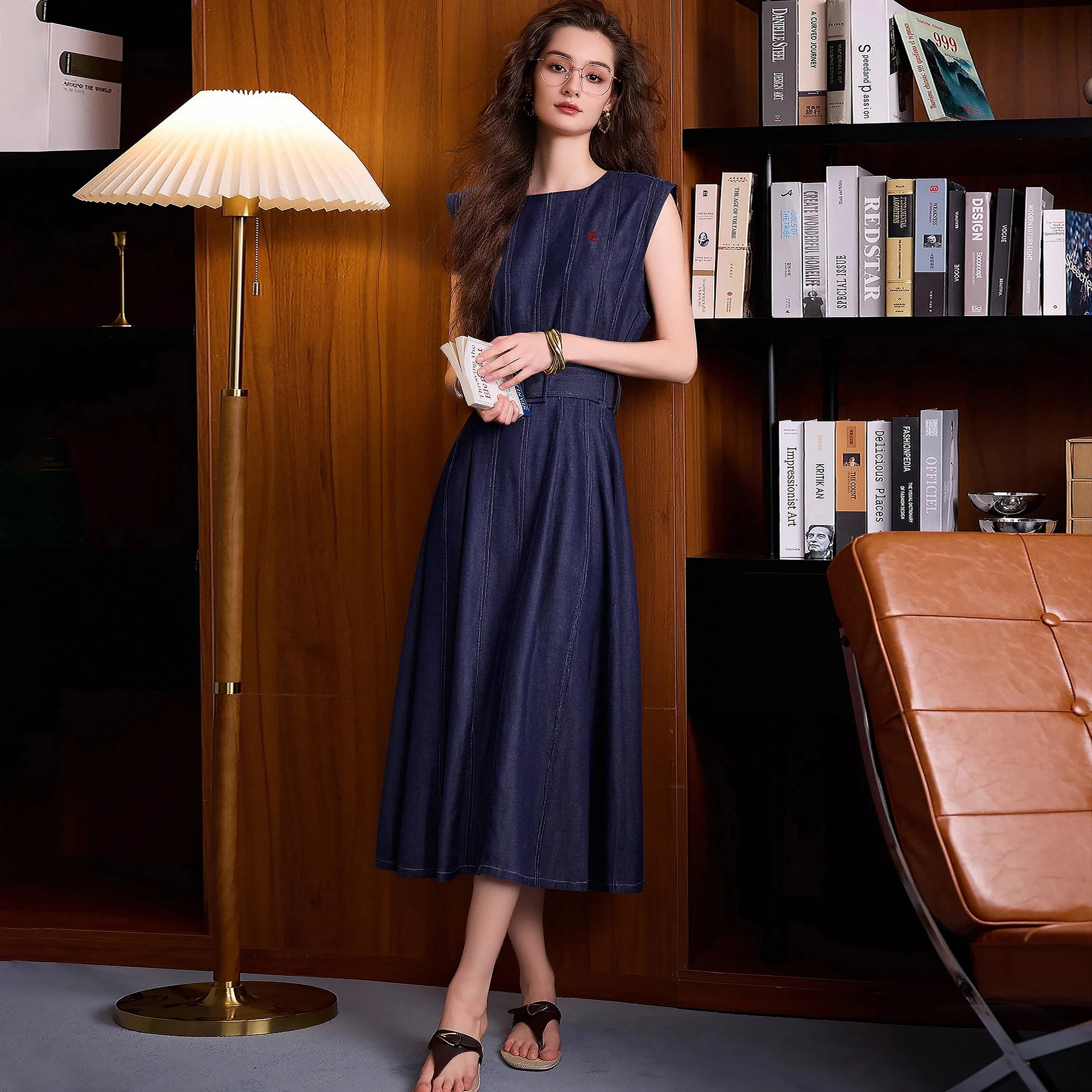 

Women's fashionable and elegant O-neck sleeveless design high waisted denim dress