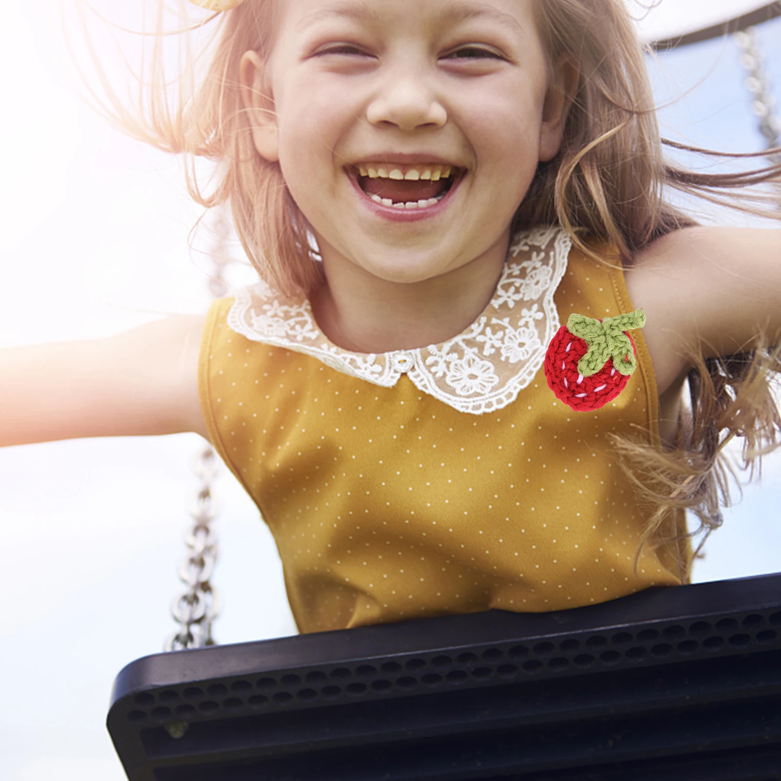 

5pcs Strawberry Hat Accessories Knitted Red Acrylic Wool Child Decorations for DIY Crafts Clothes Jewelry Parts