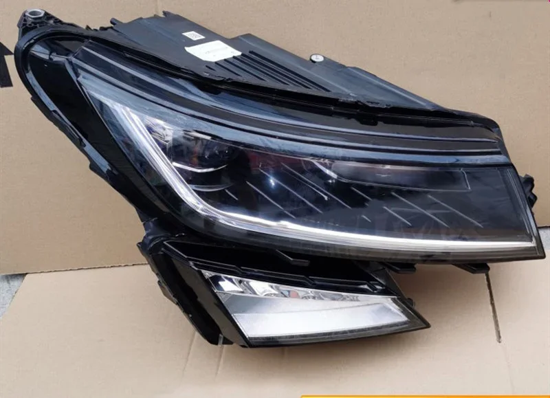 

Eosuns Led Headlight Assembly for Skoda Kodiaq Octavia Superb