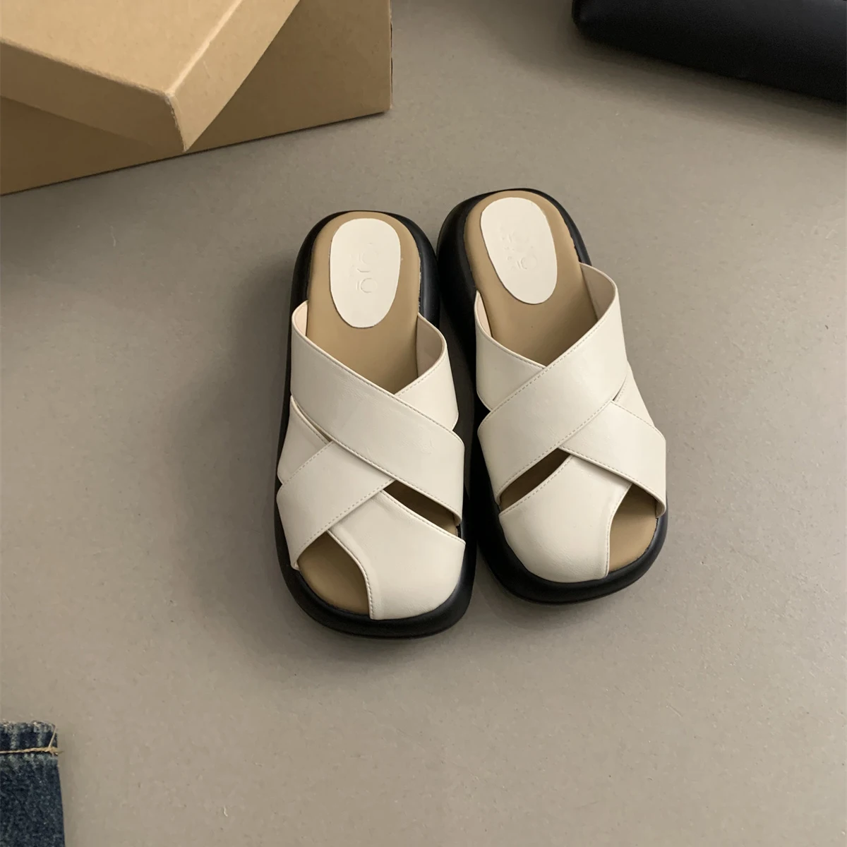 Platform penutup kaki berongga setengah sandal untuk wanita 2024 baru Slingback musim panas Retro Roma sandal tenunan datar Slip-on sepatu Muller