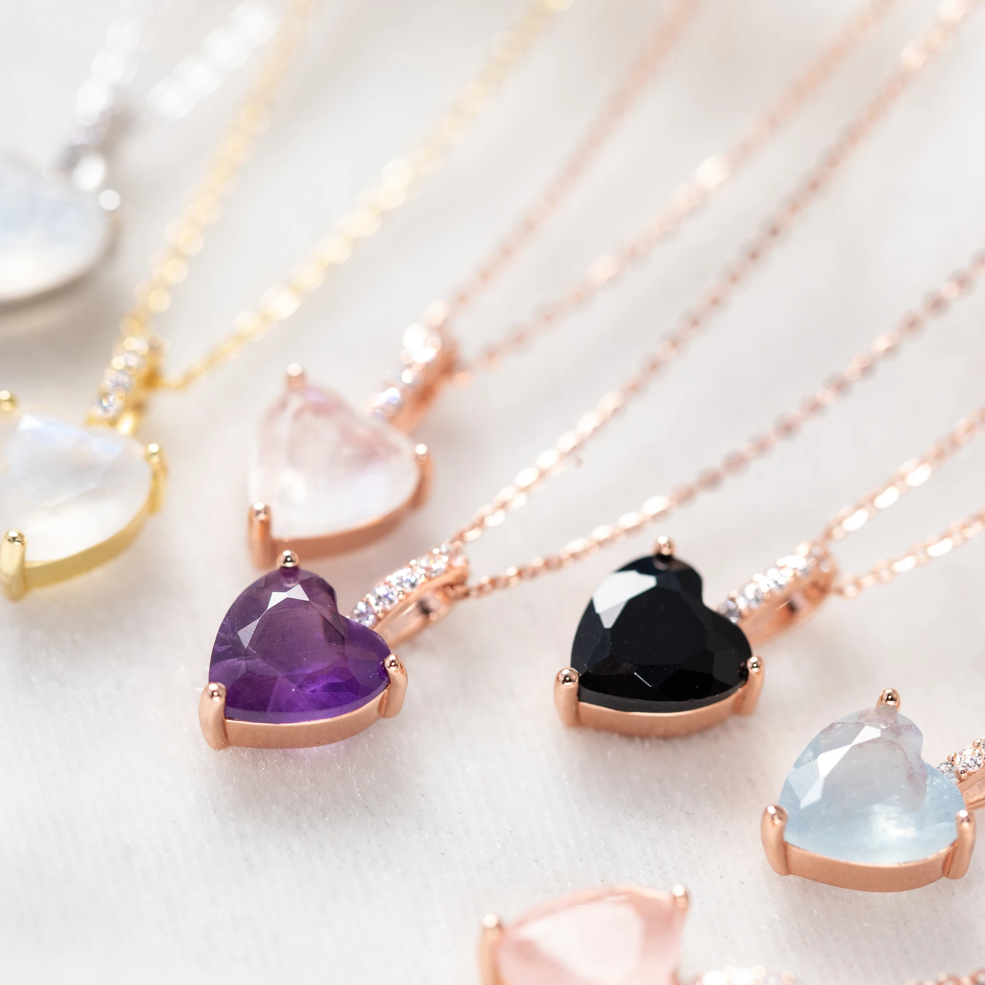 

Heart Shaped Moonstone/aAmethyst Necklaces For Women Gold Color Chain Zircon Pendant Choker Necklace Wedding Boho Jewelry Gifts