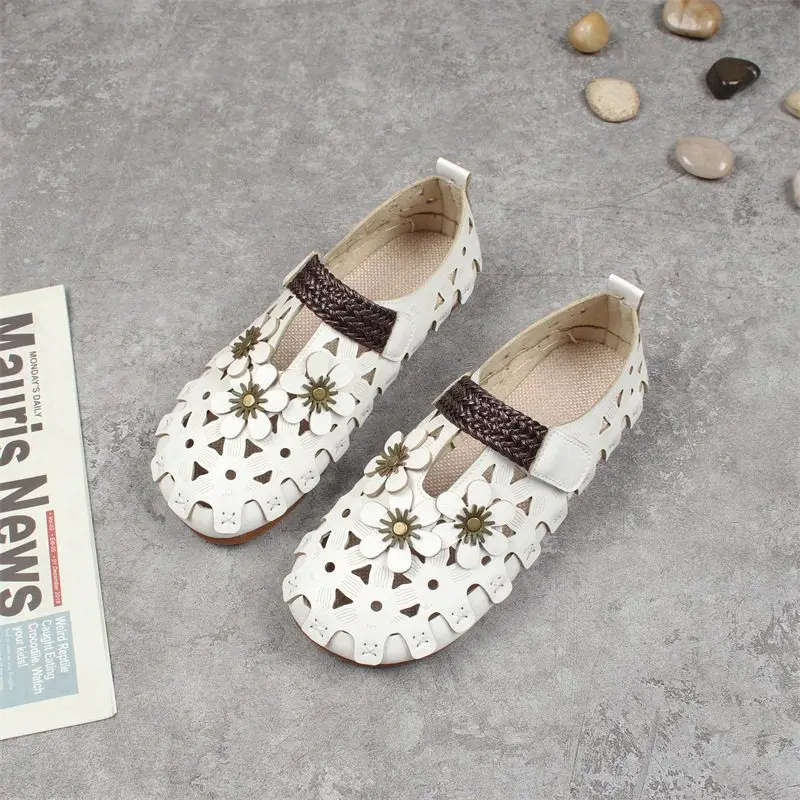 

2025 новые литературные и ретро-сандалии на мягкой подошве с цветочной полой сумкой, обувь с отверстием для головы