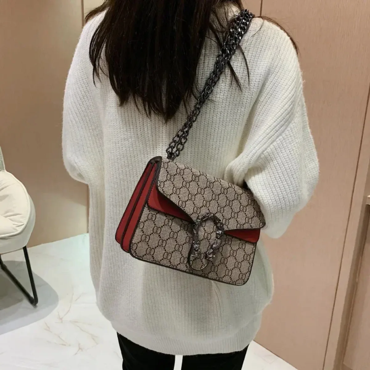2024 new fashionable high-end wine god women's bag multifunctional European and American chain bag single shoulder crossbody bag image 2